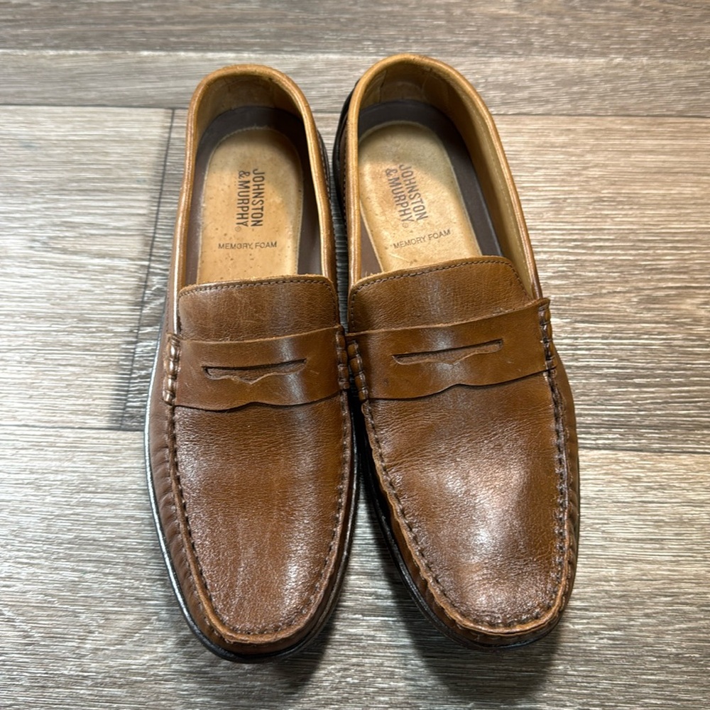Johnston & Murphy brown leather slip on men’s loafers size 9 (d193)